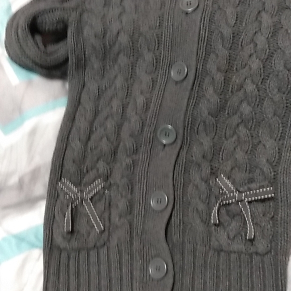 Women's aerapostale long sleeve sweater with hood like new only worn 2 times - Picture 3 of 3